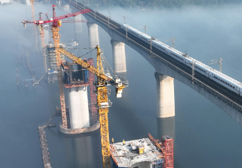 柳江雙線特大橋建設施工現(xiàn)場